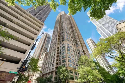 25 E Superior St #2901, Chicago, IL 60611