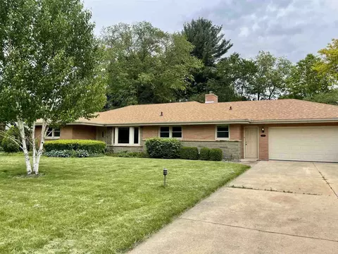 1915 Greenfield Ln, Rockford, IL 61107
