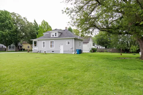 Exterior - 385 N 7th Ave, Kankakee, IL 60901 photo 8 of 11