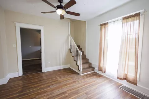Living - 385 N 7th Ave, Kankakee, IL 60901 photo 4 of 5