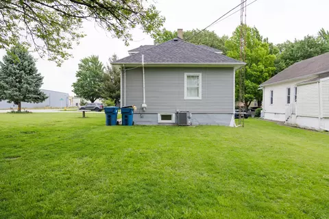 Exterior - 385 N 7th Ave, Kankakee, IL 60901 photo 11 of 11