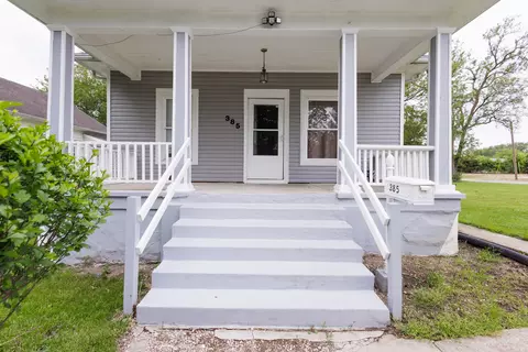 Exterior - 385 N 7th Ave, Kankakee, IL 60901 photo 4 of 11