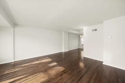 Living - 6 Mccarthy Rd #6, Park Forest, IL 60466 photo 1 of 8