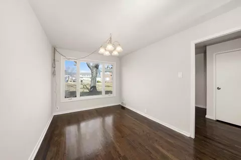 Living - 6 Mccarthy Rd #6, Park Forest, IL 60466 photo 5 of 8