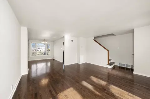 Living - 6 Mccarthy Rd #6, Park Forest, IL 60466 photo 3 of 8