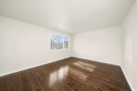 Living - 6 Mccarthy Rd #6, Park Forest, IL 60466 photo 7 of 8
