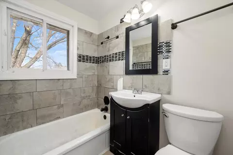 Bath - 6 Mccarthy Rd #6, Park Forest, IL 60466 photo 1 of 1