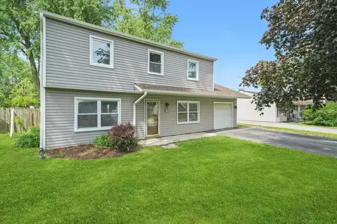 163 Queenswood Rd, Bolingbrook, IL 60440