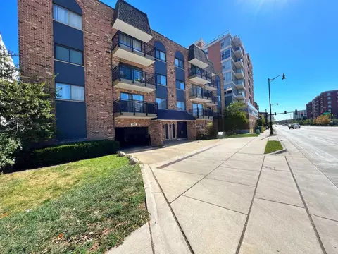 603 S River Rd #2K, Des Plaines, IL 60016