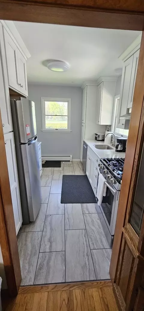 Kitchen - 3418 Pacific Ave, Gurnee, IL 60031 photo 1 of 4