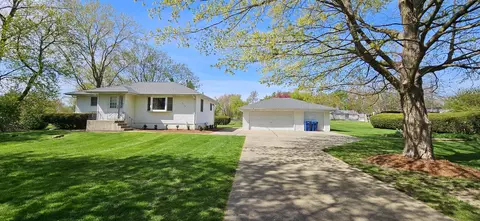 3418 Pacific Ave, Gurnee, IL 60031