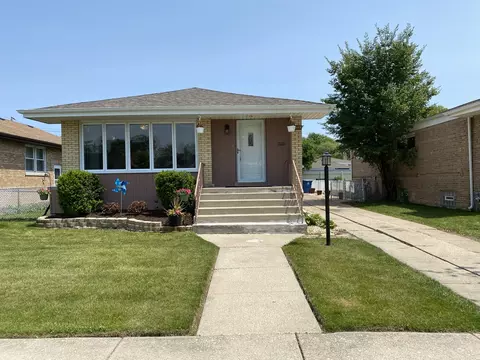 4862 Wick Dr, Oak Lawn, IL 60453