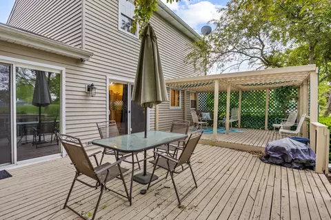 Exterior - 67 Alice Ln, Algonquin, IL 60102 photo 5 of 9