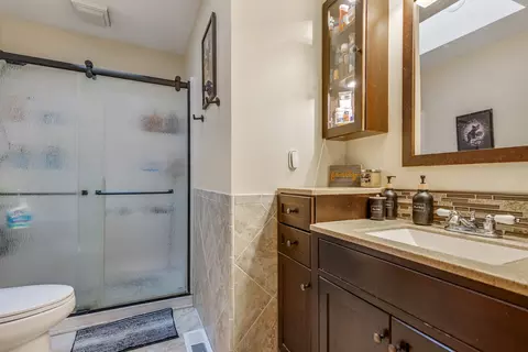 Bath - 67 Alice Ln, Algonquin, IL 60102 photo 2 of 2