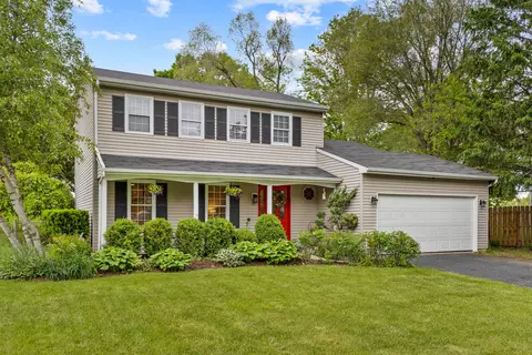 67 Alice Ln, Algonquin, IL 60102