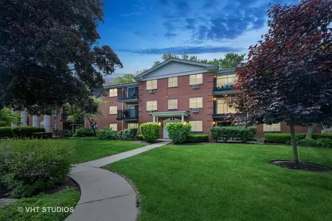 801 E Miner St #1A, Arlington Heights, IL 60004