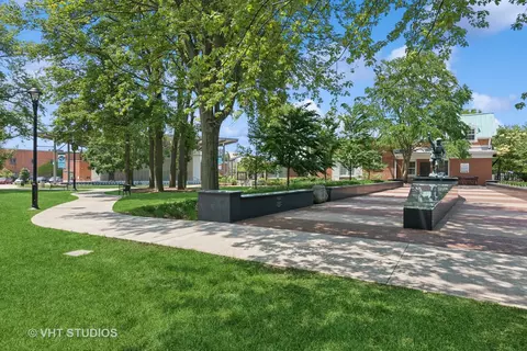 313 N Hale St, Wheaton, IL 60187 photo 25