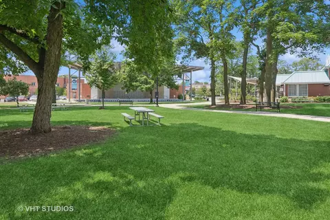 313 N Hale St, Wheaton, IL 60187 photo 26