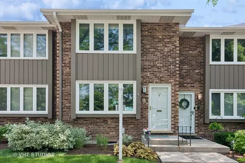 313 N Hale St, Wheaton, IL 60187