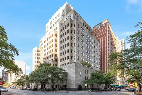1155 N Dearborn St #1301, Chicago, IL 60610