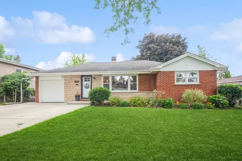430 Florian Dr, Des Plaines, IL 60016