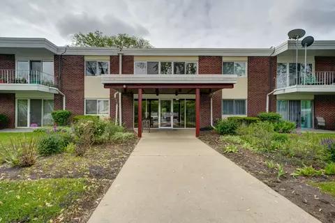 127 N Wolf Rd #63A, Wheeling, IL 60090