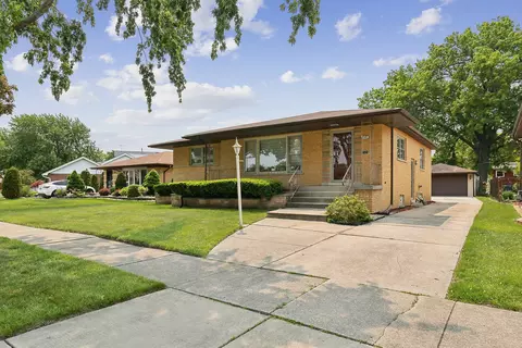 4505 W 100th St, Oak Lawn, IL 60453