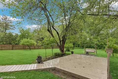 Exterior - 216 Eastern Ave, Barrington, IL 60010 photo 4 of 5
