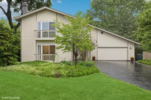 216 Eastern Ave, Barrington, IL 60010