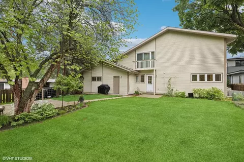 Exterior - 216 Eastern Ave, Barrington, IL 60010 photo 3 of 5