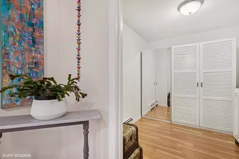 Entry Way - 216 Eastern Ave, Barrington, IL 60010 photo 2 of 2