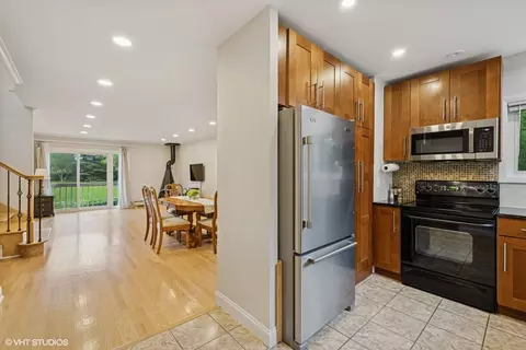 Kitchen - 216 Eastern Ave, Barrington, IL 60010 photo 3 of 3