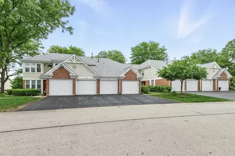 1930 Quaker Hollow Ln, Streamwood, IL 60107