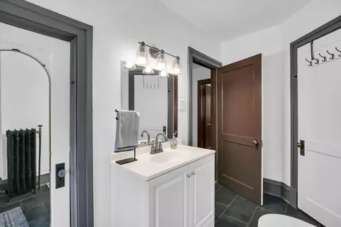 Bath - 310 Davidson Dr, Champaign, IL 61821 photo 4 of 6