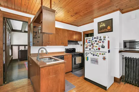 Kitchen - 310 Davidson Dr, Champaign, IL 61821 photo 2 of 7