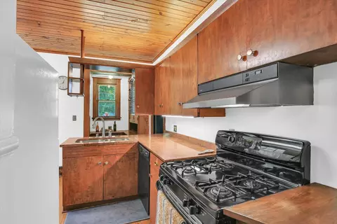 Kitchen - 310 Davidson Dr, Champaign, IL 61821 photo 4 of 7