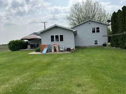 361 E Kirke Gate, Lee, IL 60530 photo 3
