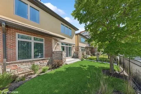 Exterior - 75 Prairie Ct, Wheeling, IL 60090 photo 2 of 2