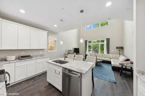 Kitchen - 75 Prairie Ct, Wheeling, IL 60090 photo 1 of 2