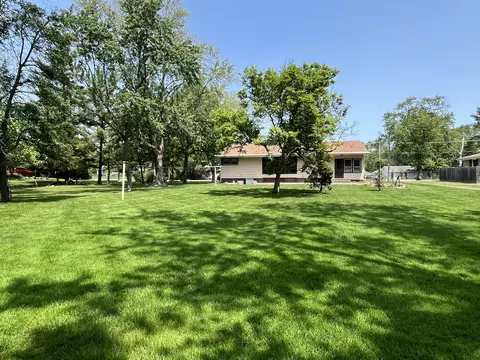 Exterior - 180 E 34th St, Steger, IL 60475 photo 6 of 7