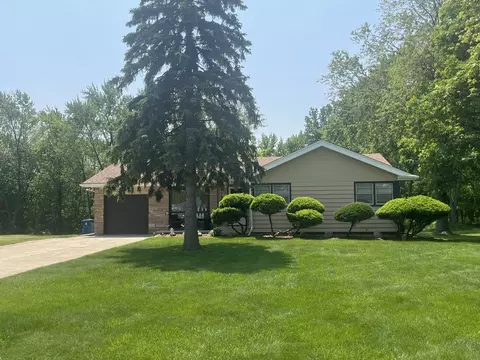 180 E 34th St, Steger, IL 60475
