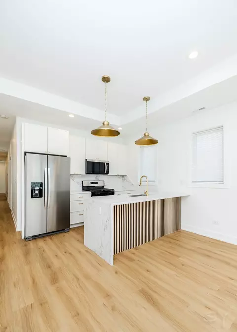 6048 S Eberhart Ave, Chicago, IL 60637 photo 22