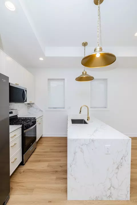 6048 S Eberhart Ave, Chicago, IL 60637 photo 12