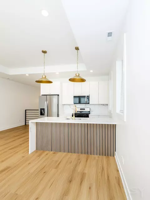 6048 S Eberhart Ave, Chicago, IL 60637 photo 24