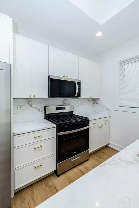 6048 S Eberhart Ave, Chicago, IL 60637 photo 14