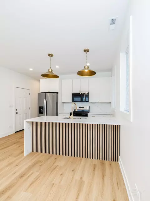 6048 S Eberhart Ave, Chicago, IL 60637 photo 19