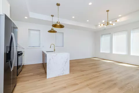 6048 S Eberhart Ave, Chicago, IL 60637 photo 10