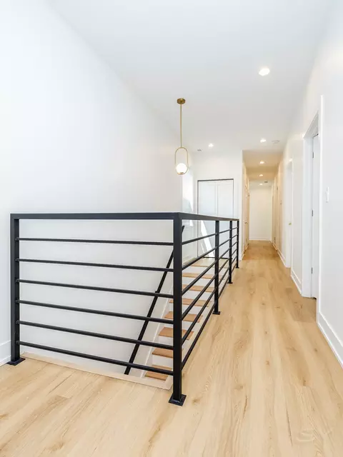 6048 S Eberhart Ave, Chicago, IL 60637 photo 8