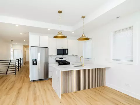 6048 S Eberhart Ave, Chicago, IL 60637 photo 16