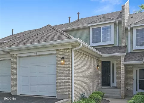 412 Lakeview Cir, Bolingbrook, IL 60440